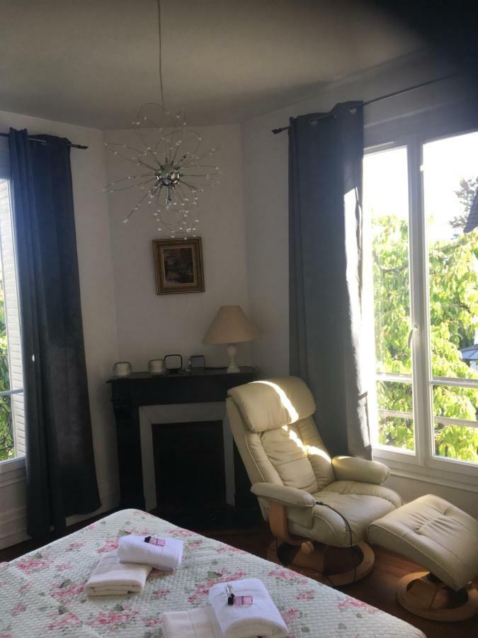 Maison En Pierre De Taille Le Raincy Exteriör bild